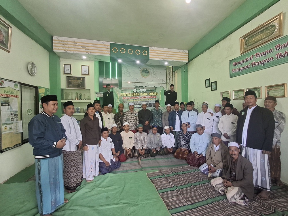 BMT NU Cabang Camplong Santuni Anak Yatim dan Guru Ngaji