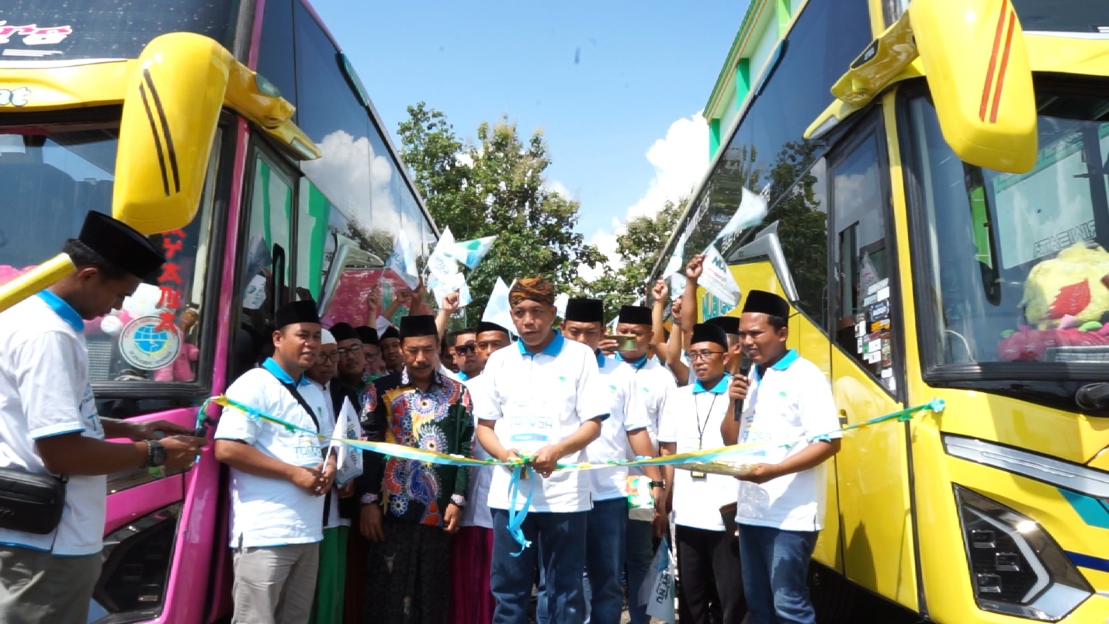 Telah Hadir Dua Bus Nuansa Trans Siap Manjakan Perjalanan Wisata dan Umrah Anda
