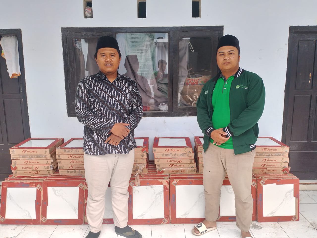 BMT NU Cabang Kalisat Kembali Salurkan Dana Waqaf untuk Lembaga Pendidikan