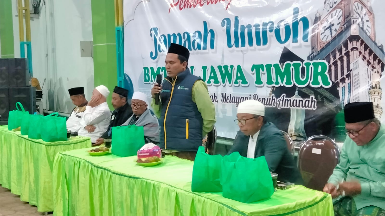 Perjalanan Suci Dimulai, BMT NU Berangkatkan 41 Jamaah Umrah Paket 20 Hari