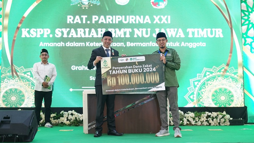 Perkuat Kerjasama BMT NU Serahkan Dana Zakat Rp100 Juta ke LAZISNU Jatim