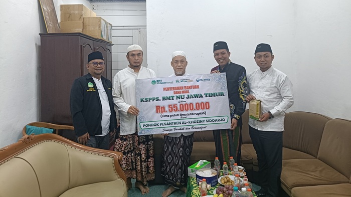 Peduli Al Khoziny BMT NU Jatim Serahkan Bantuan Rp55 Juta